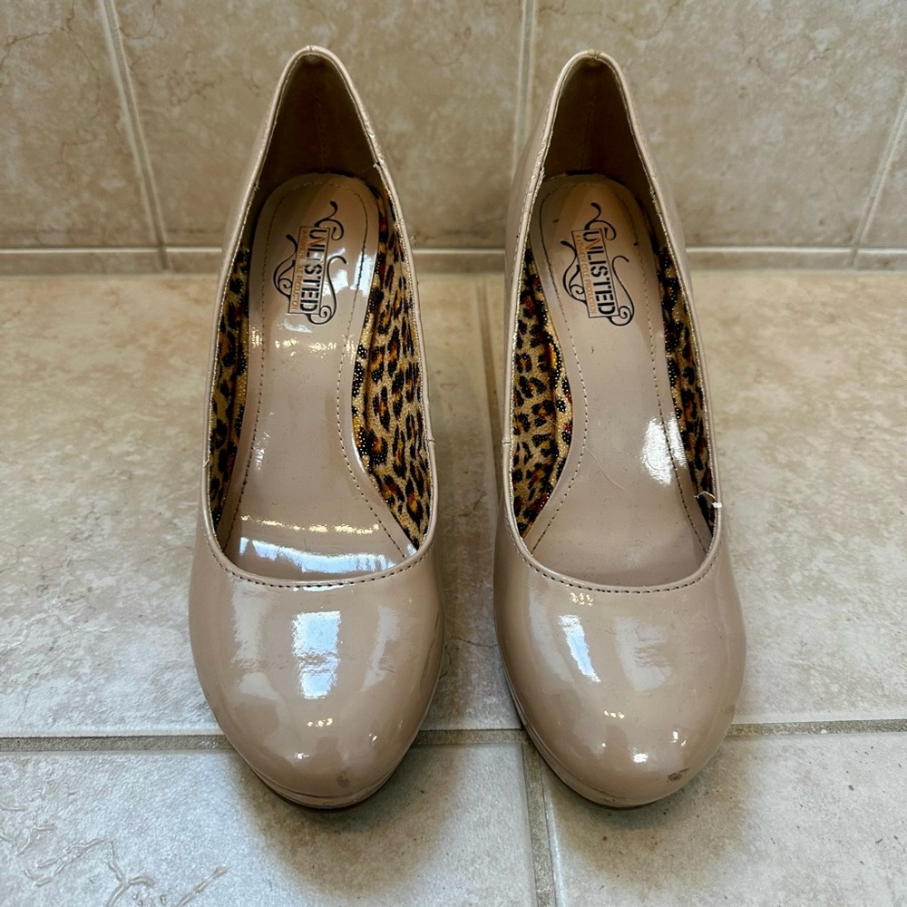 Women’s Unlisted by Kenneth Cole Beige Pumps (Size 8)